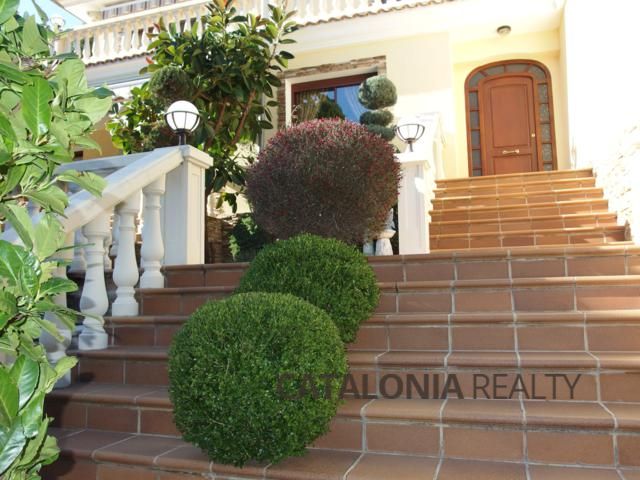 Luxury house for sale in Lloret de Mar (Costa Brava), on the sea front