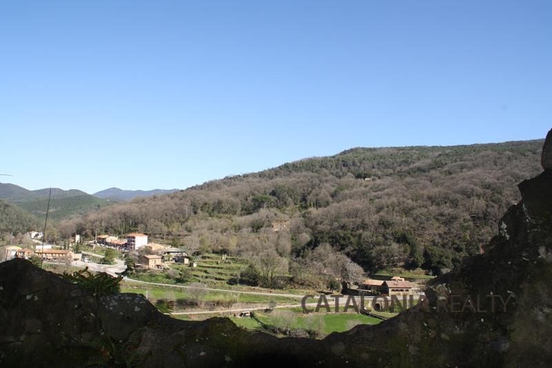 Maison à vendre à Castellfollit de la Roca (le Garrotxa). Pour restaurer