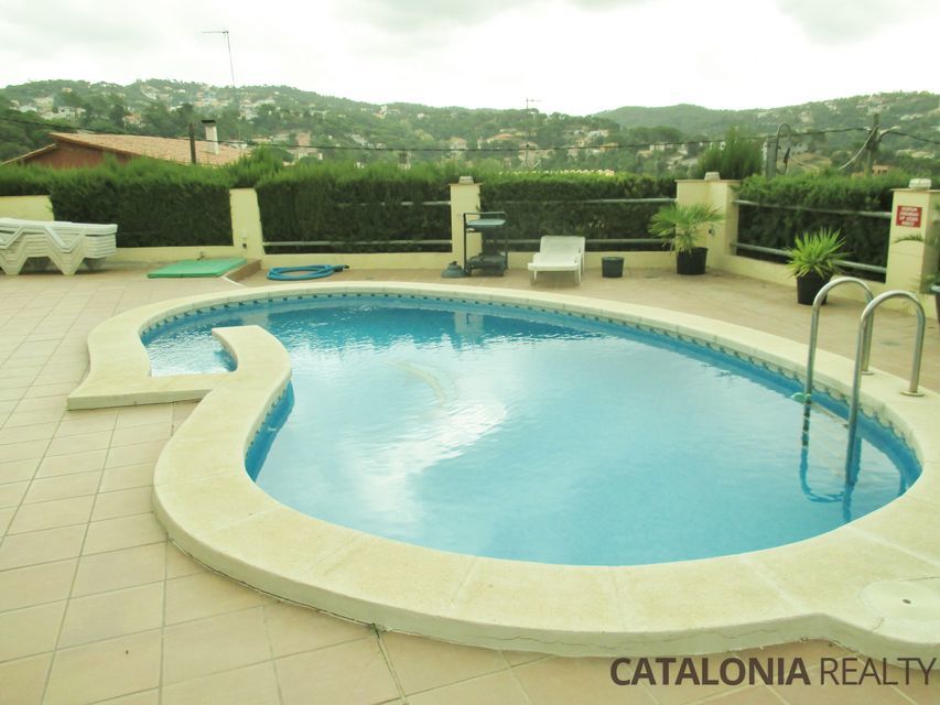 House for sale divided into two houses, near Lloret de Mar