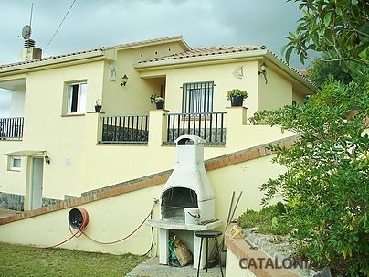 House for sale divided into two houses, near Lloret de Mar