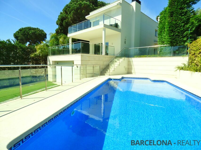 Luxury house for sale in Lloret de Mar, Spain, with sea views