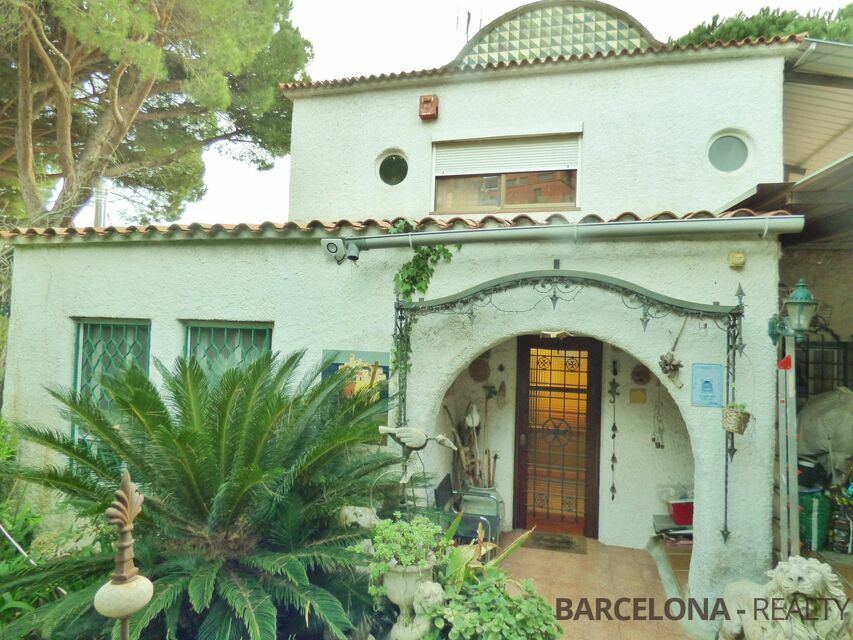 Casa en venta en Palafolls, comarca del maresme, 6 habitaciones