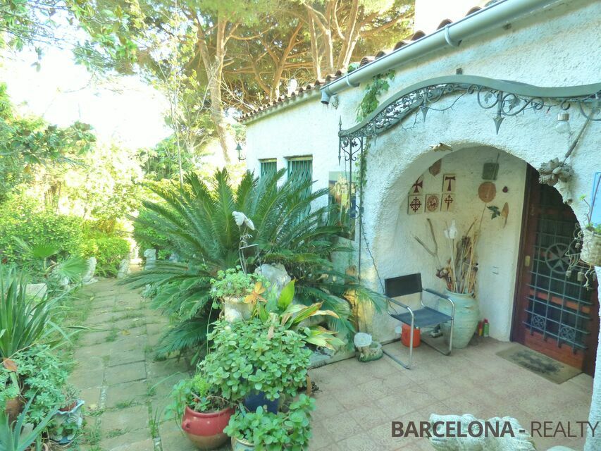 Casa en venta en Palafolls, comarca del maresme, 6 habitaciones