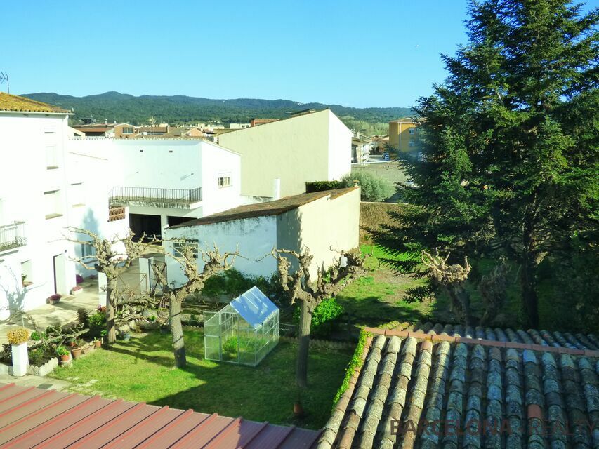 Attached house for sale in Vidreres (Girona). 4 rooms, large garden